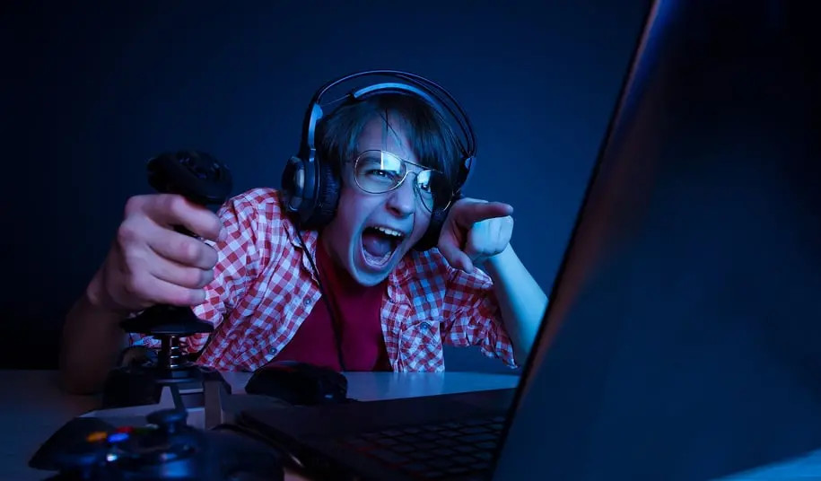 League of Legends pomohla hráči překonat závislost na drogách - inspirativní comeback příběh by MagicStark